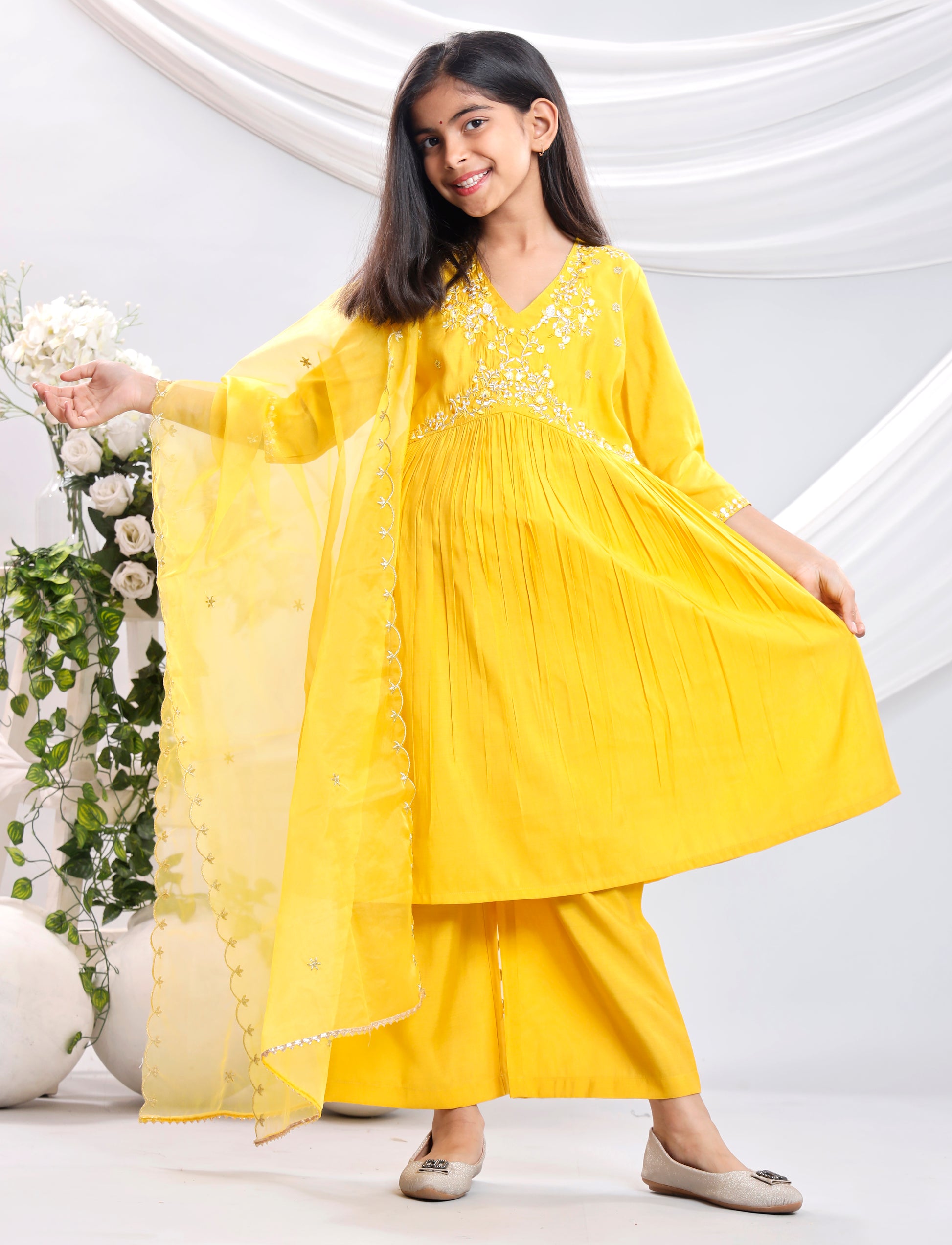 Misbis Girl's Embroidery Kurta Plazzo And Dupatta Set