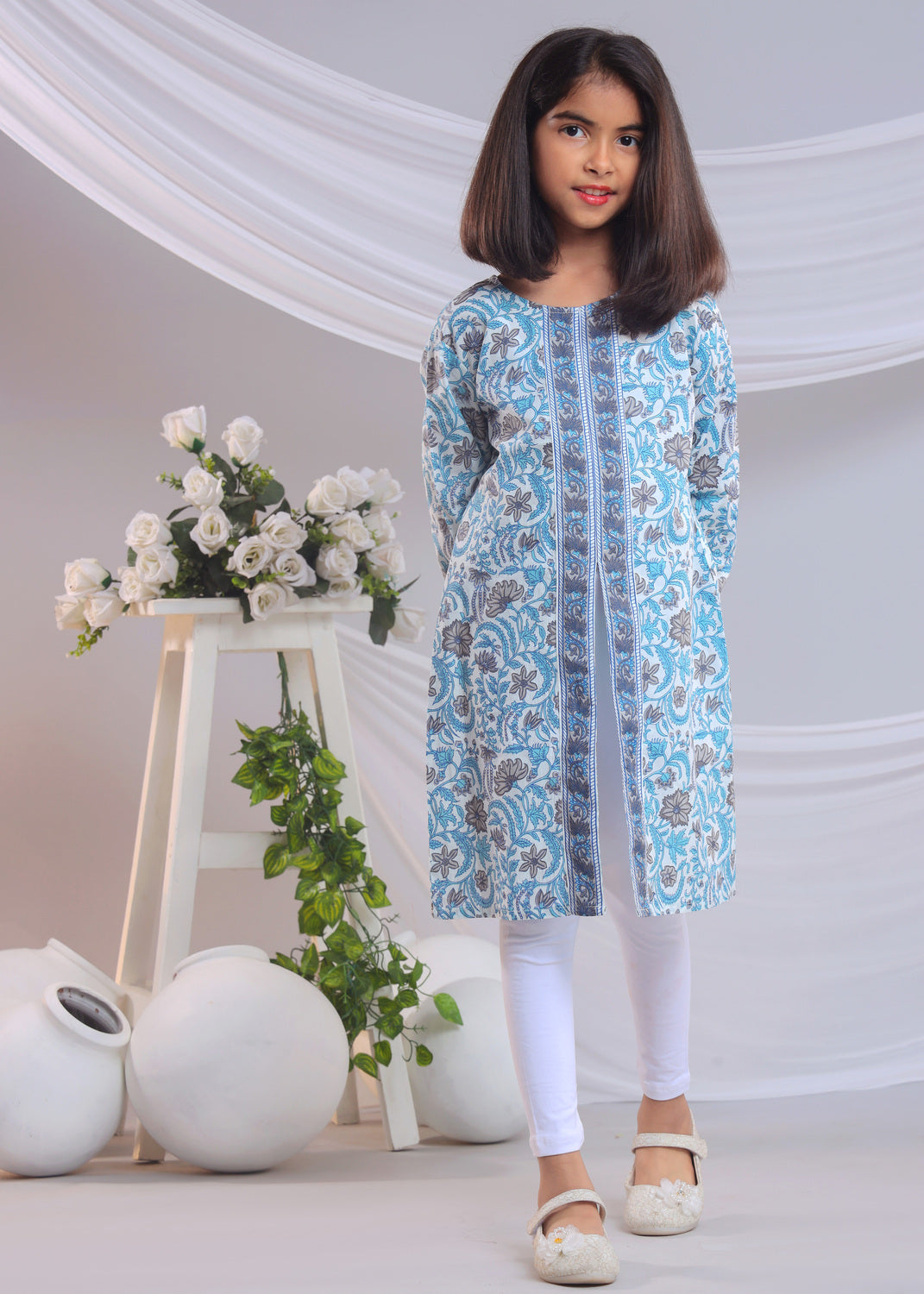 Misbis Girls Floral Printed Straight Kurta