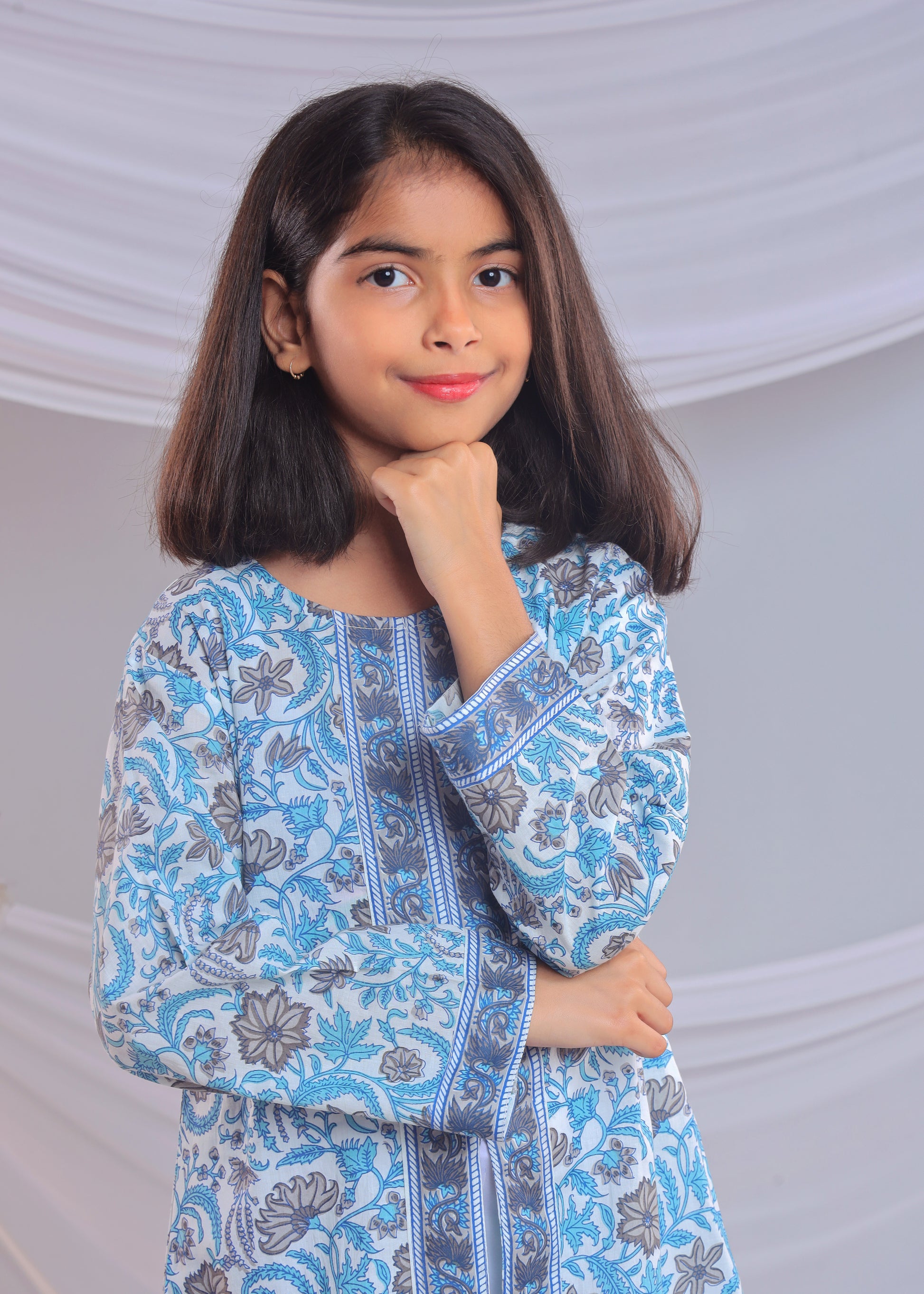 Misbis Girls Floral Printed Straight Kurta
