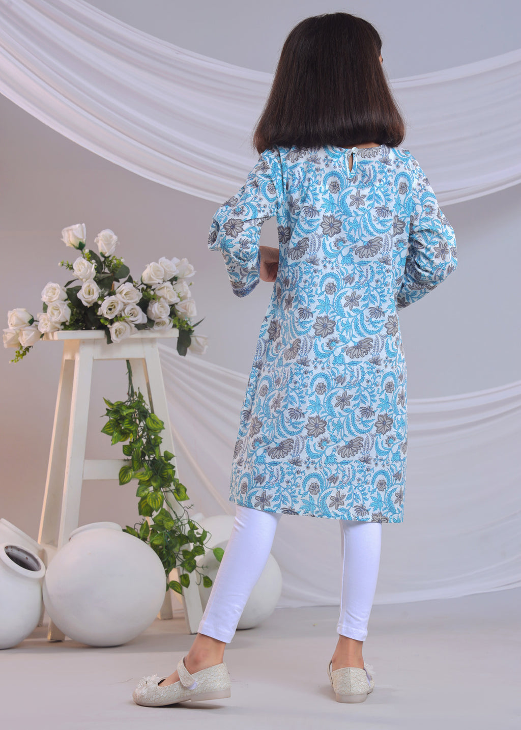 Misbis Girls Floral Printed Straight Kurta
