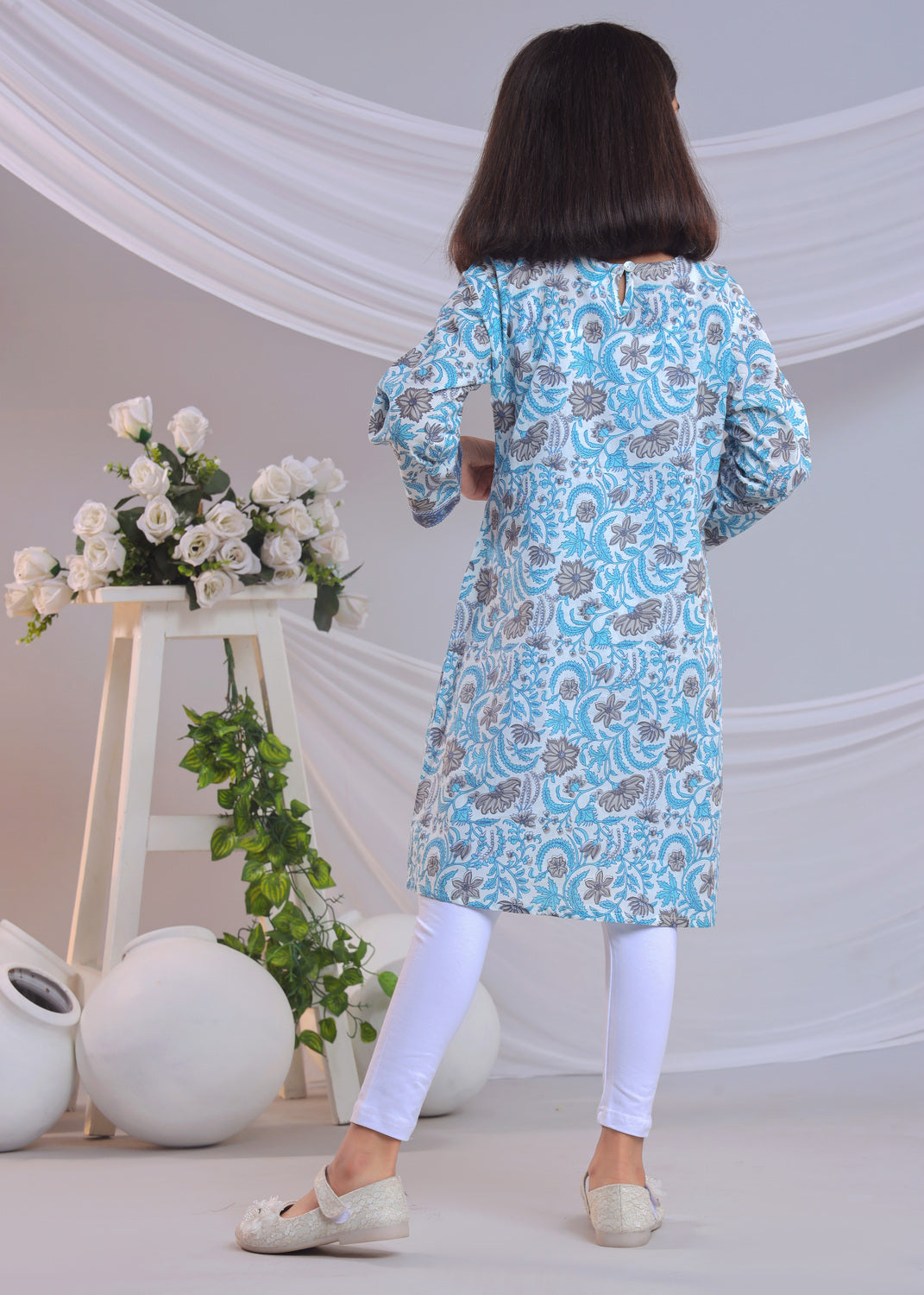 Misbis Girls Floral Printed Straight Kurta