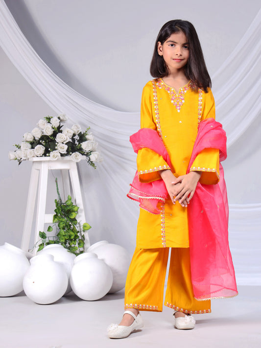 Misbis Girl's Embroidery Kurta Plazzo And Dupatta Set