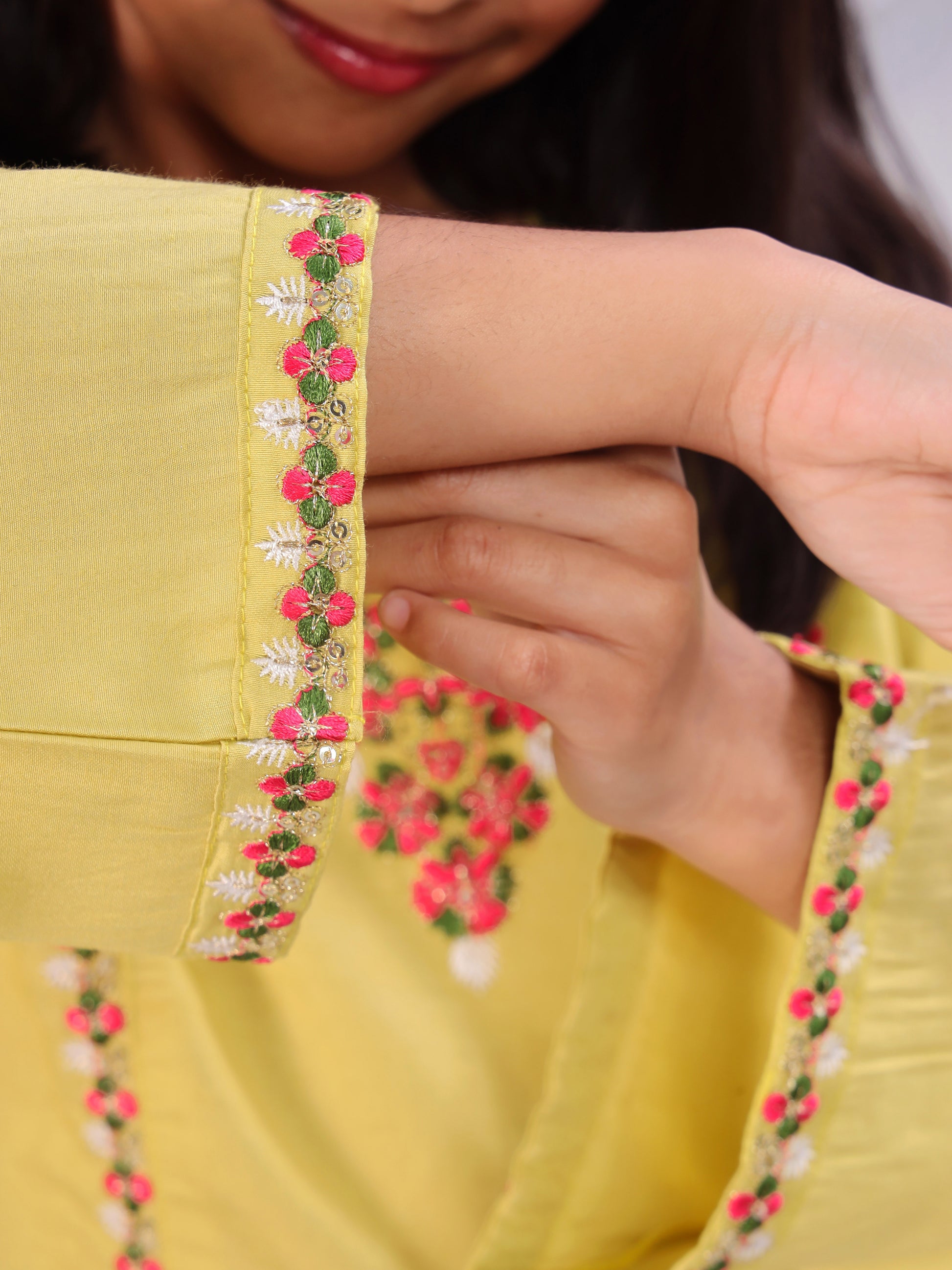 Misbis Girl's Embroidery Kurta Plazzo And Dupatta Set