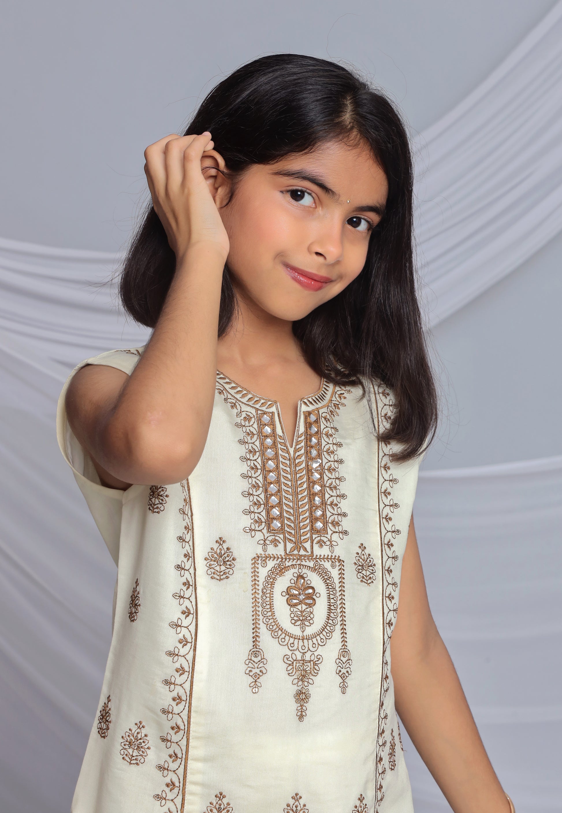 Misbis Girl's Embroidery Sleeveless Kurta Plazzo And Dupatta Set