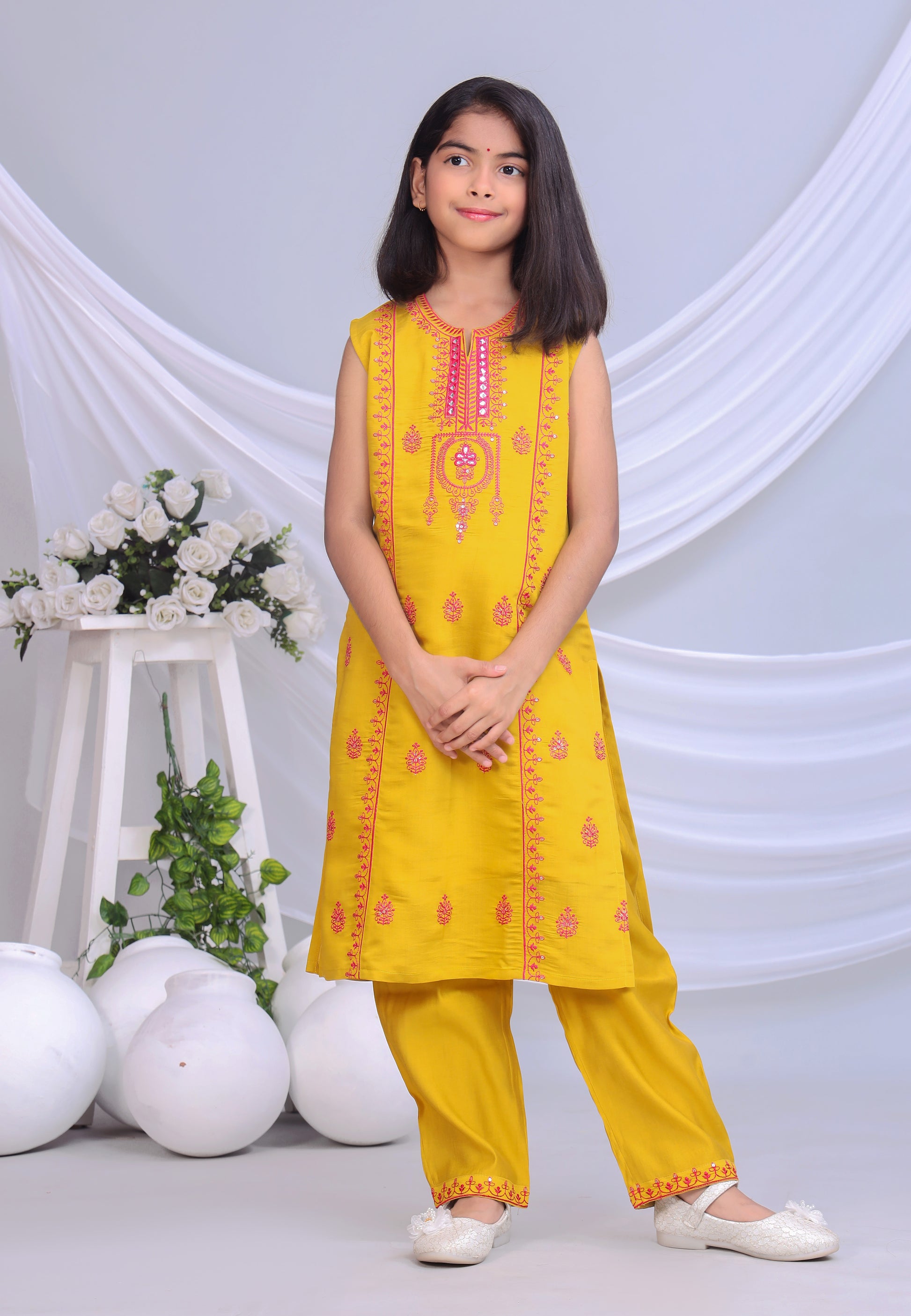 Misbis Girl's Embroidery Sleeveless Kurta Plazzo And Dupatta Set