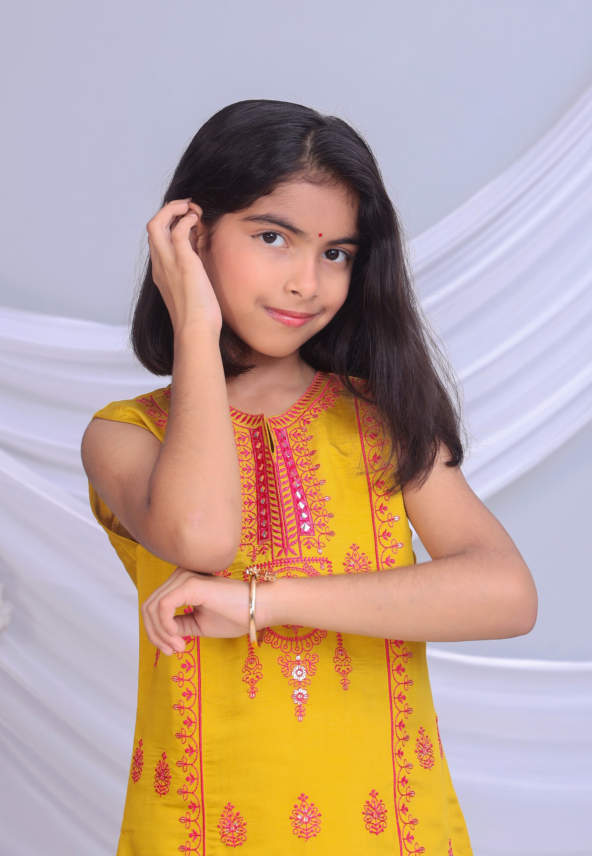 Misbis Girl's Embroidery Sleeveless Kurta Plazzo And Dupatta Set