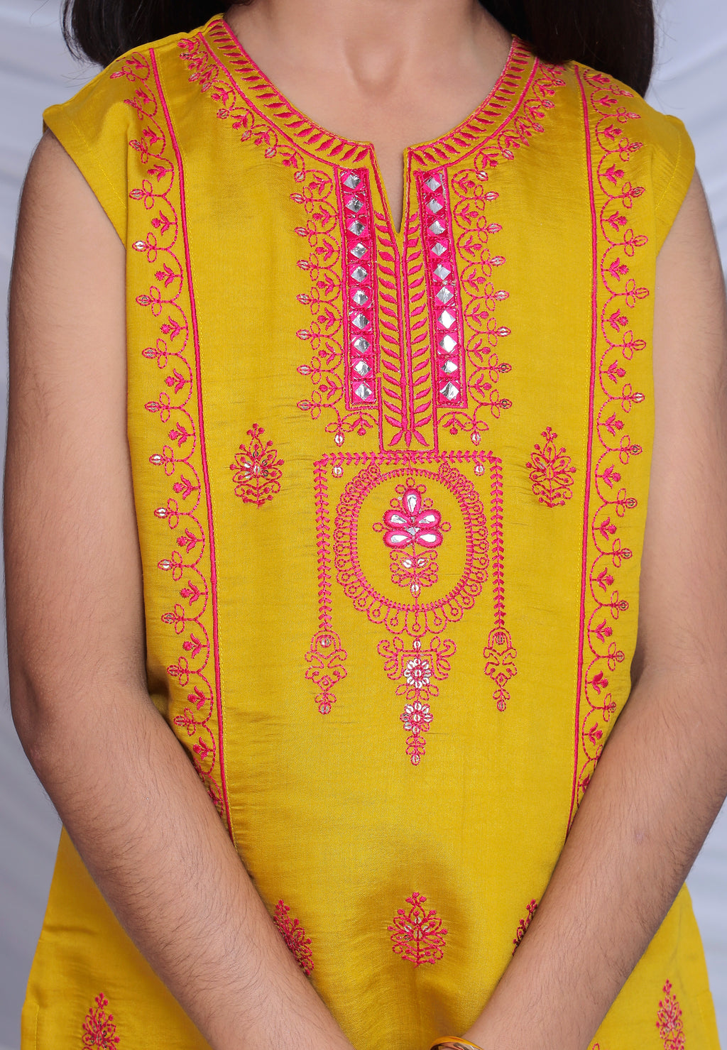 Misbis Girl's Embroidery Sleeveless Kurta Plazzo And Dupatta Set