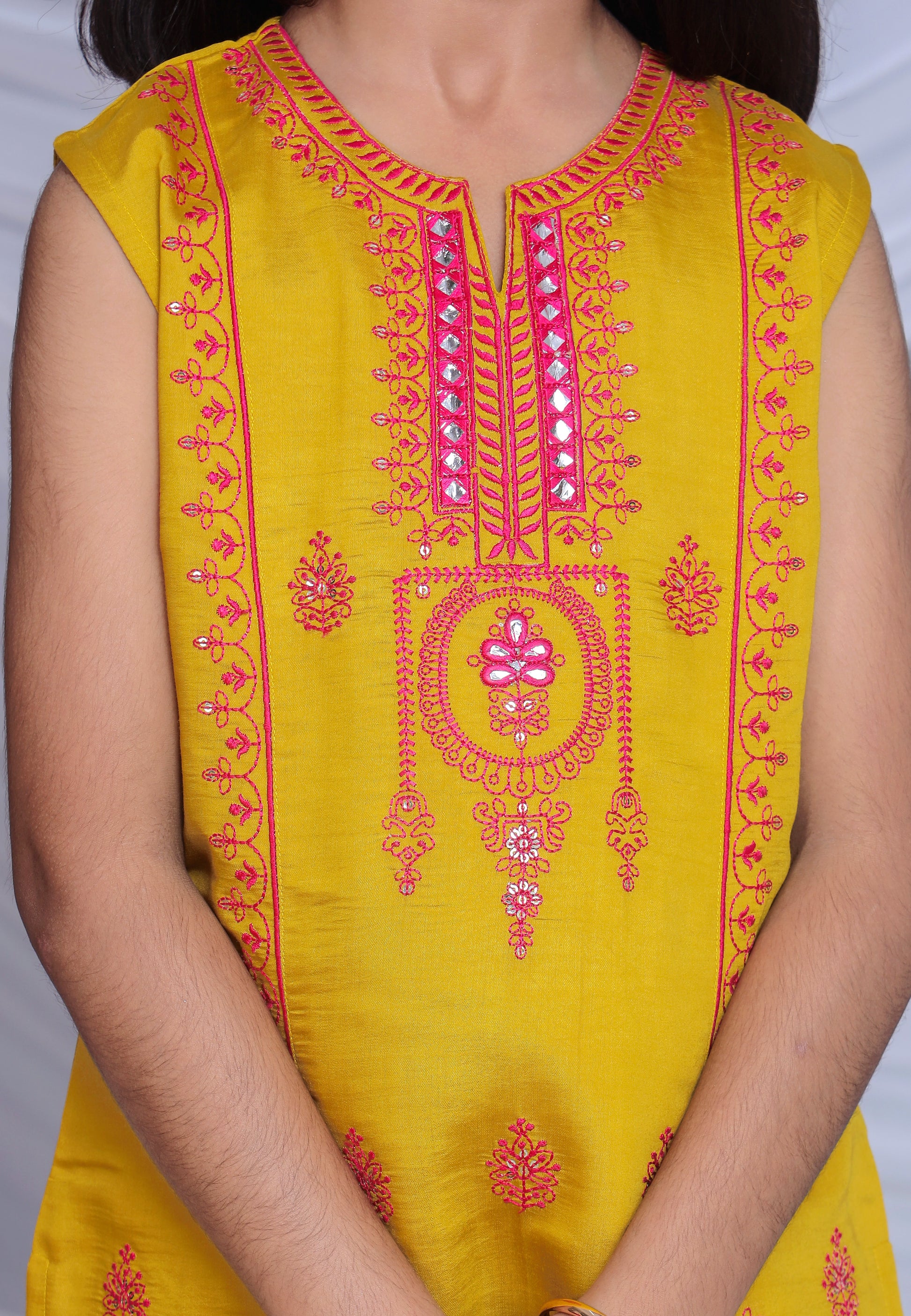 Misbis Girl's Embroidery Sleeveless Kurta Plazzo And Dupatta Set