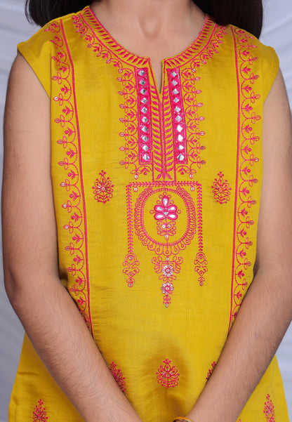 Misbis Girl's Embroidery Sleeveless Kurta Plazzo And Dupatta Set