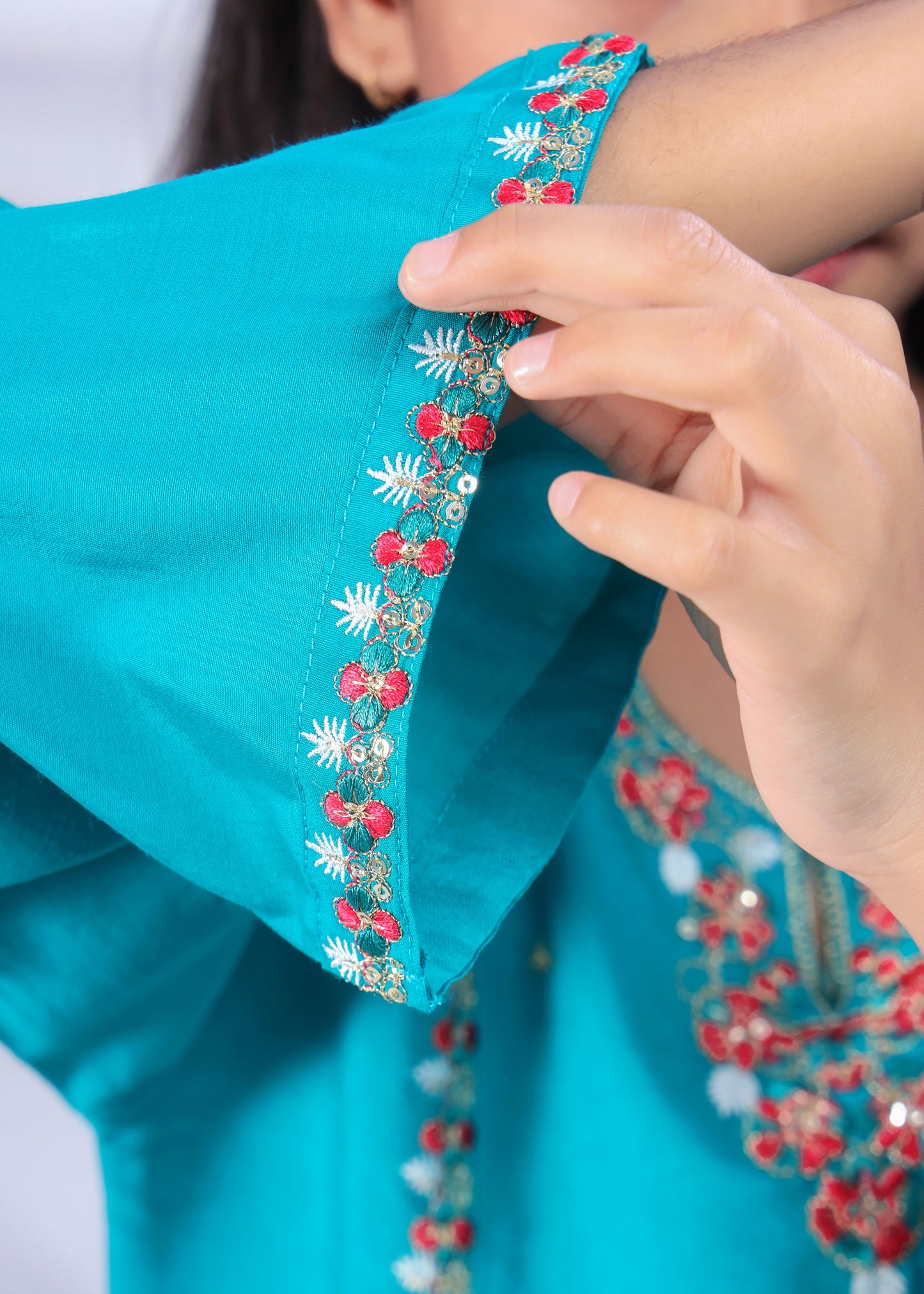Misbis Girl's Embroidery Kurta Plazzo And Dupatta Set