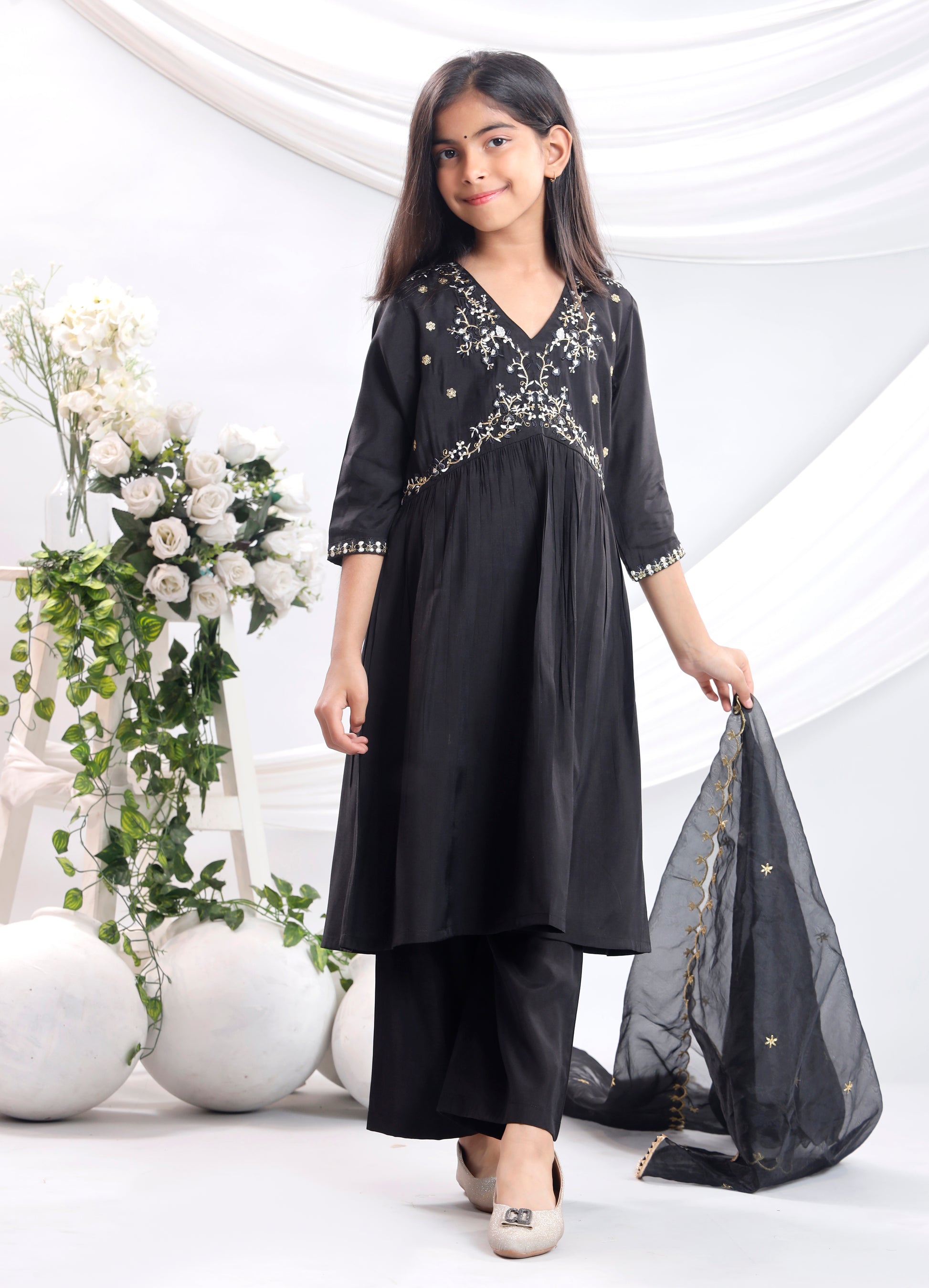 Misbis Girl's Embroidery Kurta Plazzo And Dupatta Set