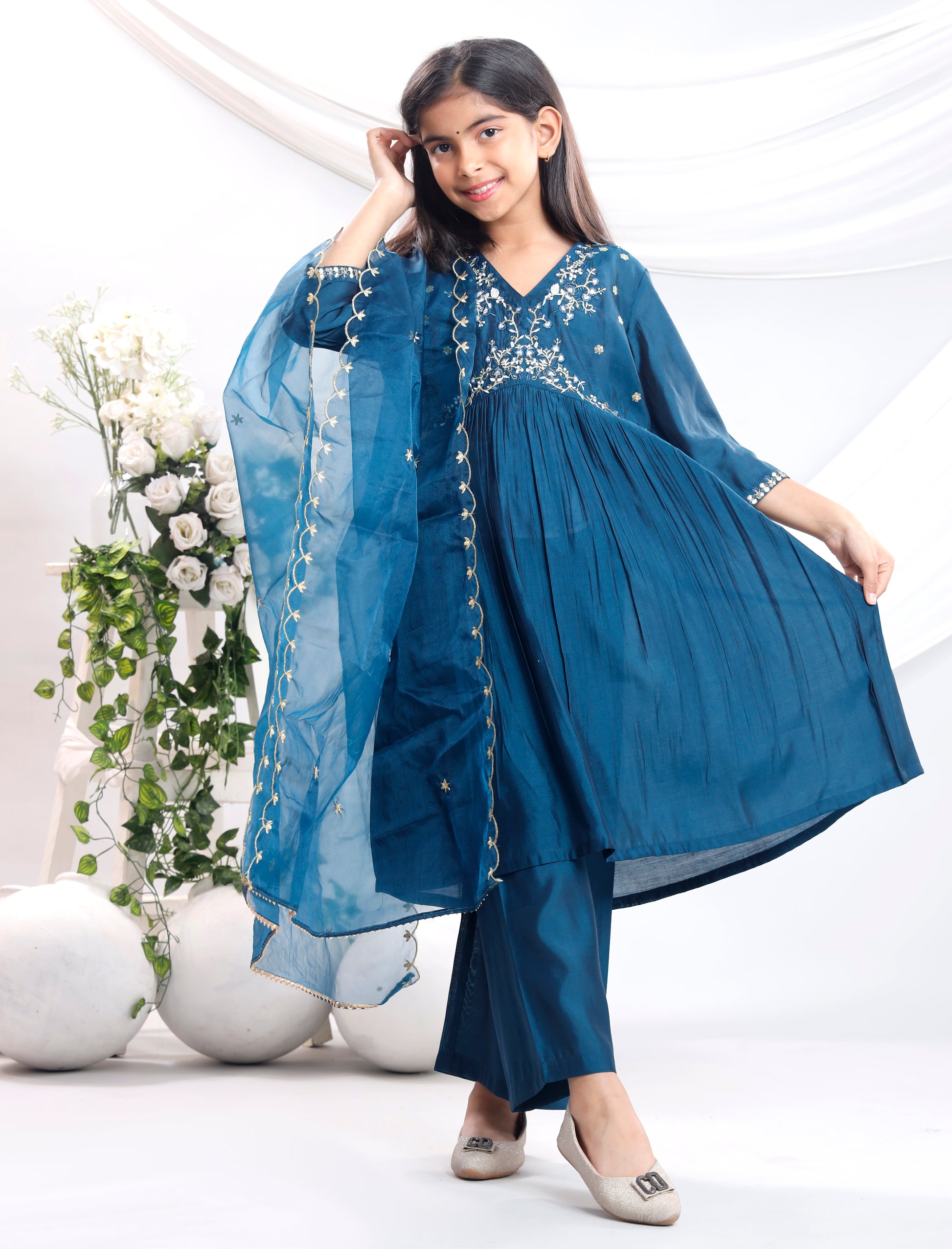 Misbis Girl's Embroidery Kurta Plazzo And Dupatta Set