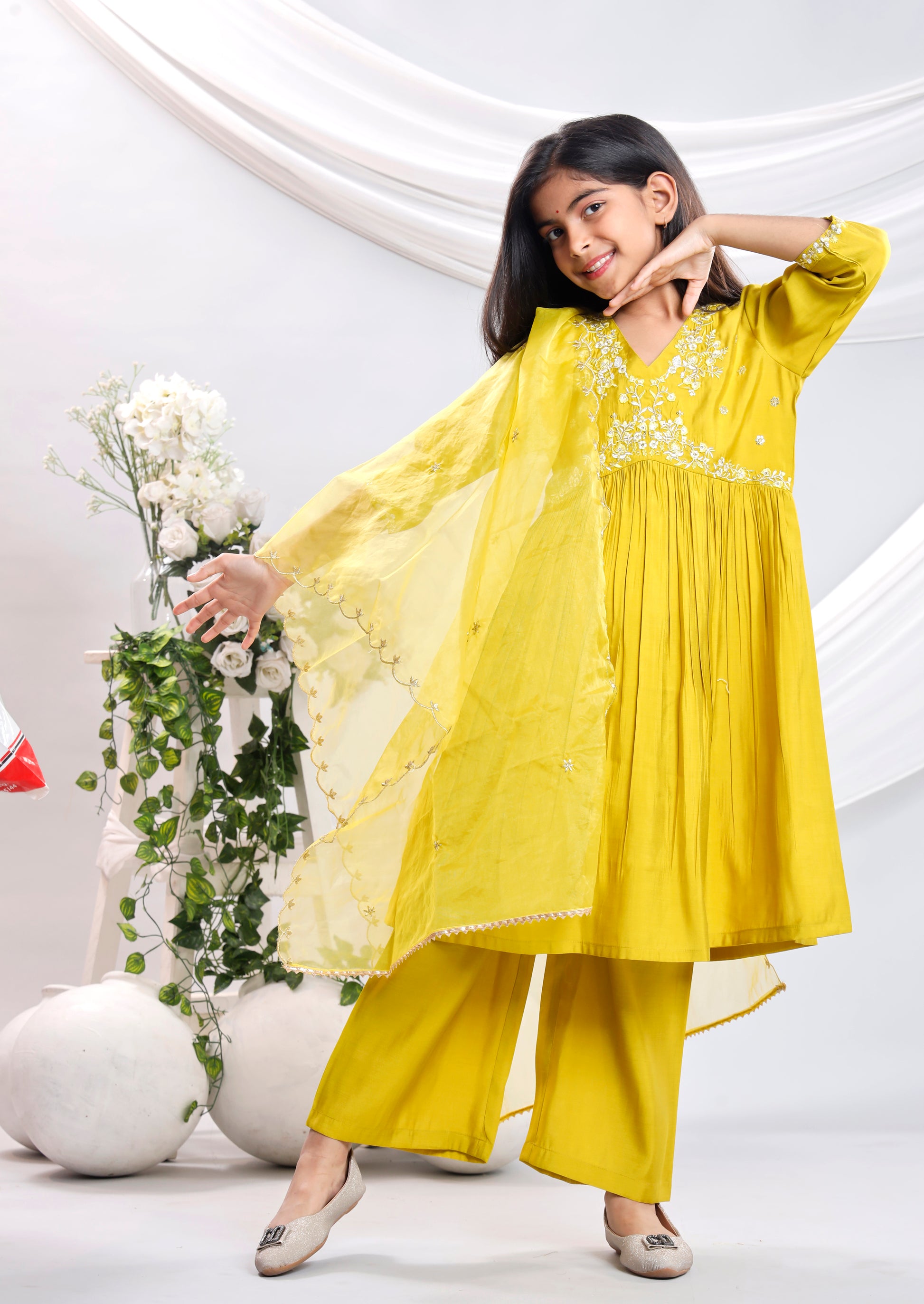 Misbis Girl's Embroidery Kurta Plazzo And Dupatta Set