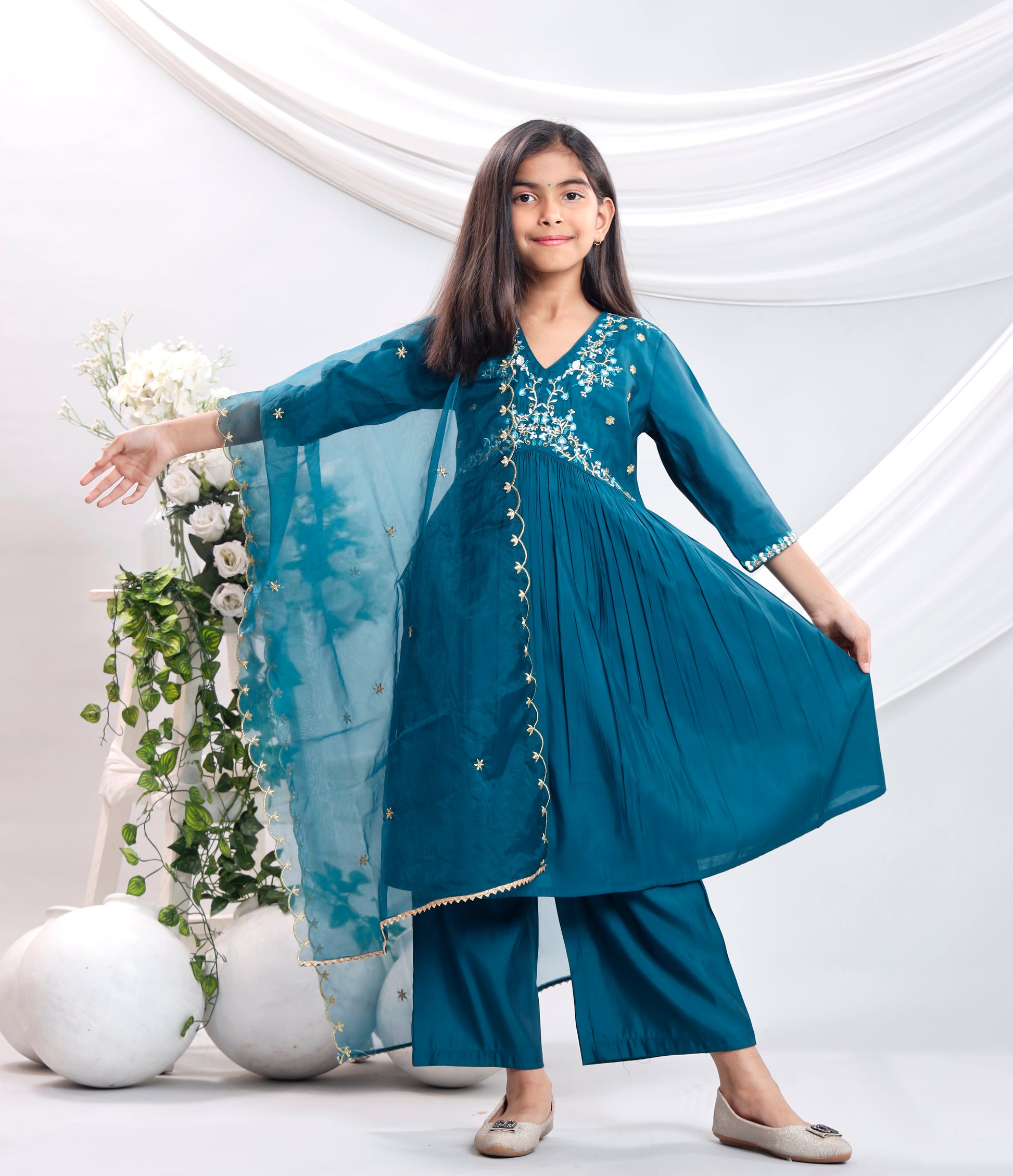 Misbis Girl's Embroidery Kurta Plazzo And Dupatta Set