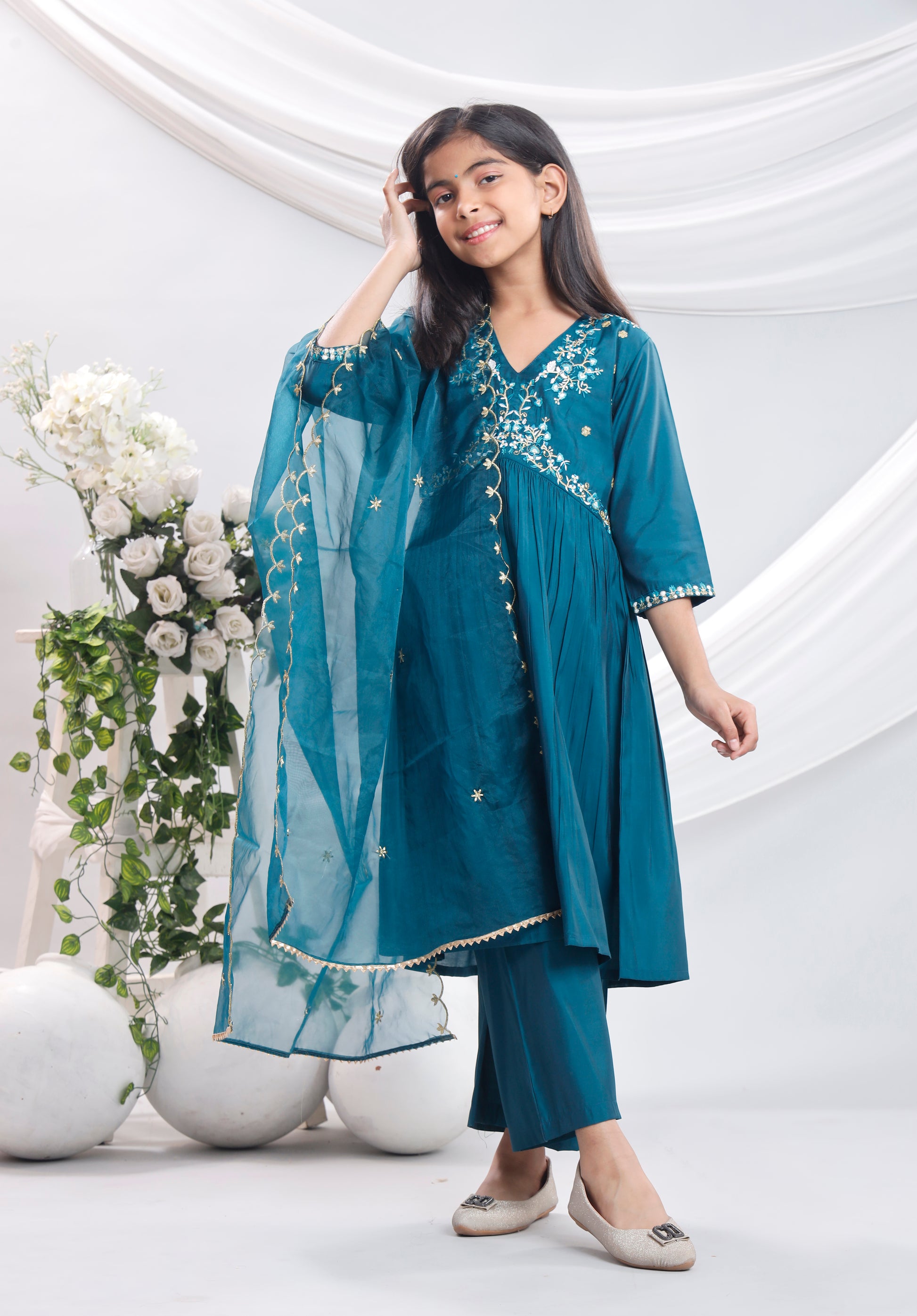 Misbis Girl's Embroidery Kurta Plazzo And Dupatta Set