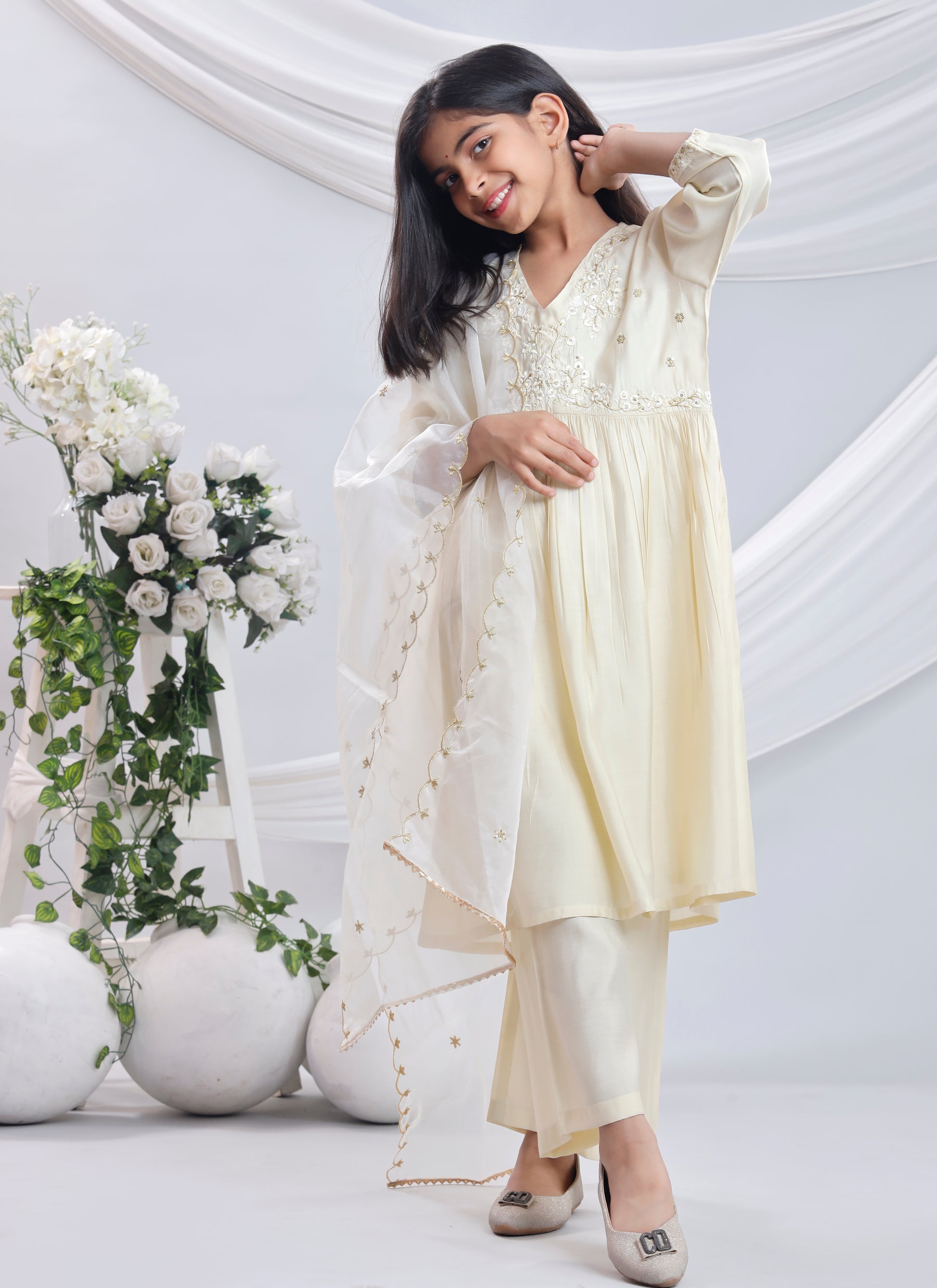 Misbis Girl's Embroidery Kurta Plazzo And Dupatta Set