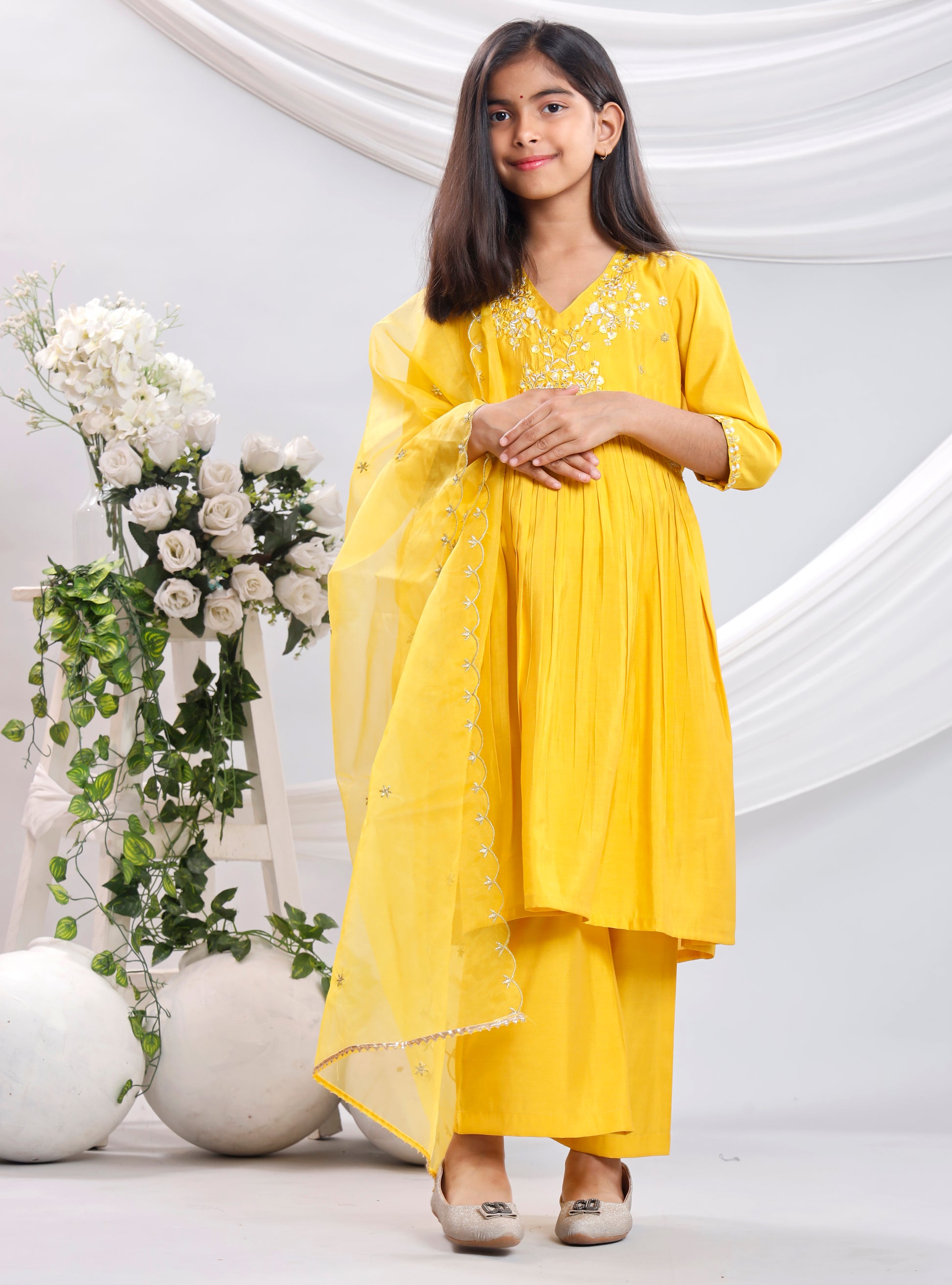 Misbis Girl's Embroidery Kurta Plazzo And Dupatta Set