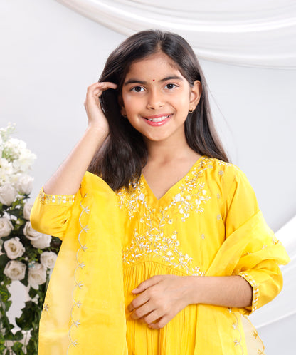 Misbis Girl's Embroidery Kurta Plazzo And Dupatta Set