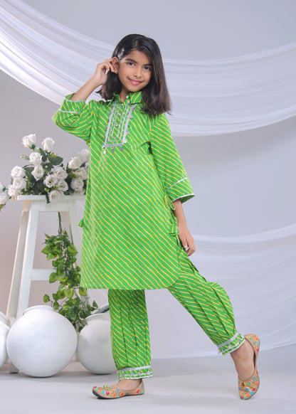 Misbis Girl's Leheriya Printed Pure Cotton Kurta With Pant